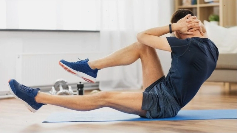 Tập gập bụng giúp cơ thể tăng cường khả năng giữ thăng bằng