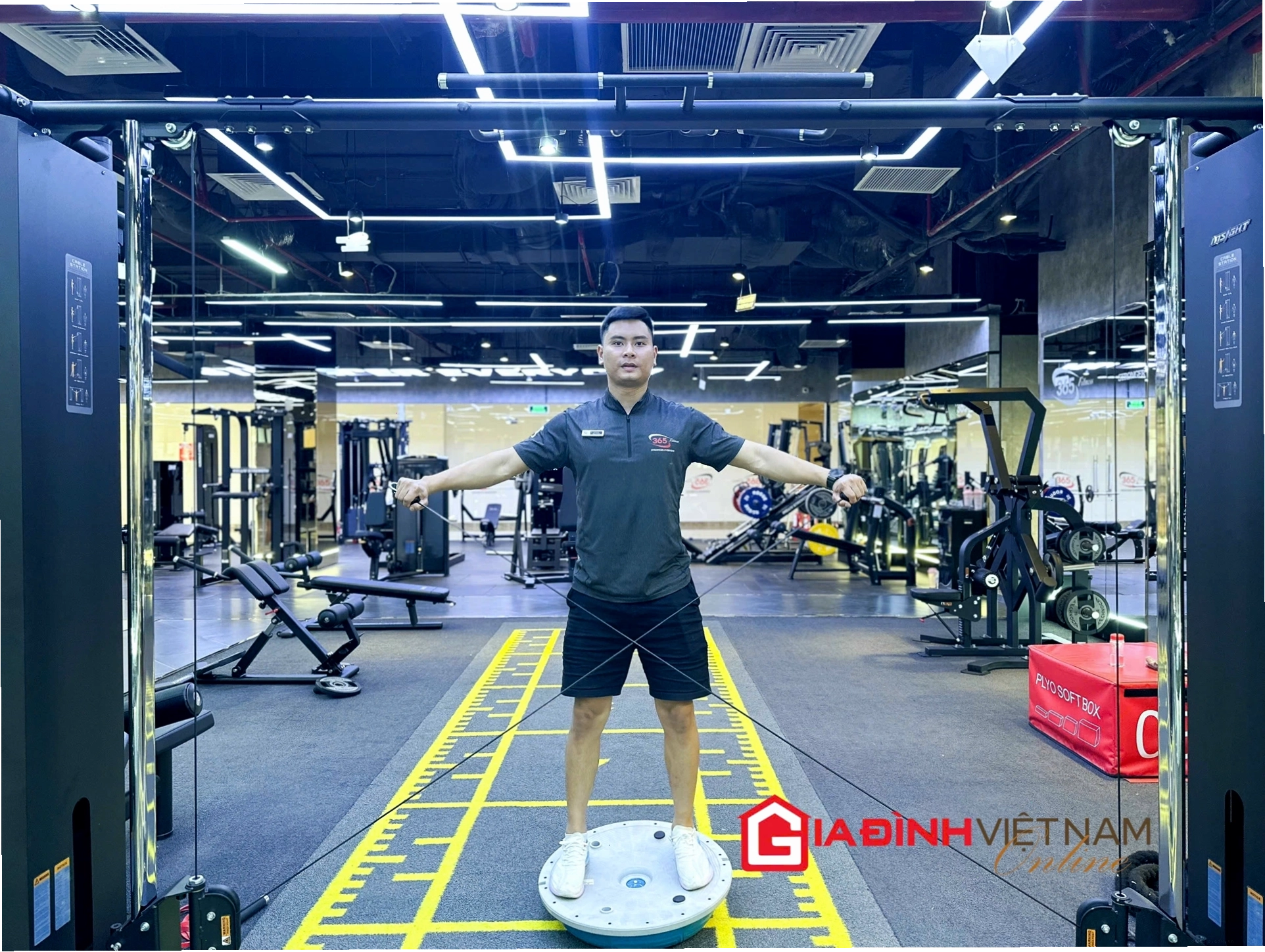 Tập gym có cần PT không? Lợi ích về an toàn khi có PT