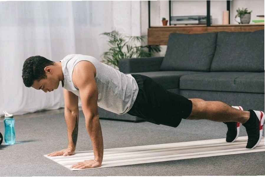 Tập Squat để tăng cường sức mạnh chân và mông
