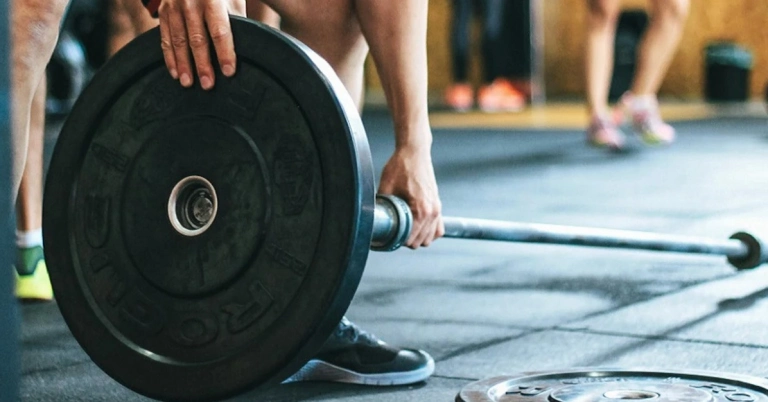Tập thể dục buổi trưa: Lợi ích bất ngờ và thời điểm vàng cho sức khỏe