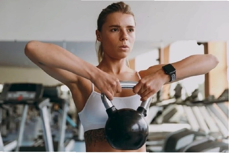 Tập trung vào hơi thở bụng giúp cải thiện kỹ thuật hít thở khi tập gym
