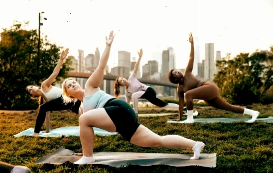 Tập Yoga ngoài trời