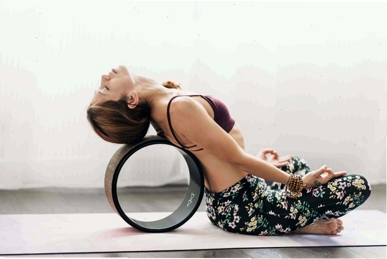Tập yoga với vòng nâng cao