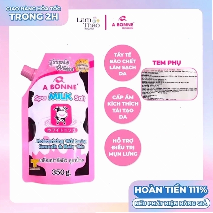 Tay đang sử dụng muối tẩy tế bào chết body A Bonne Spa Milk Salt