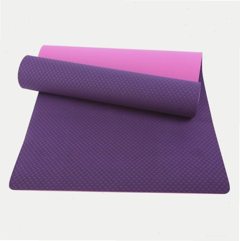 Thảm Yoga tại cửa hàng thể thao Thiên Trường