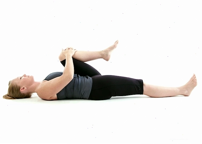 Thực hành tư thế xác chết Savasana trong yoga