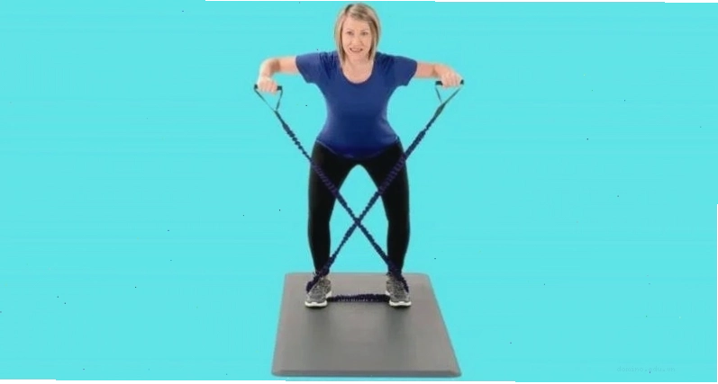 Thực hiện bài tập Bent-over Row với dây kháng lực