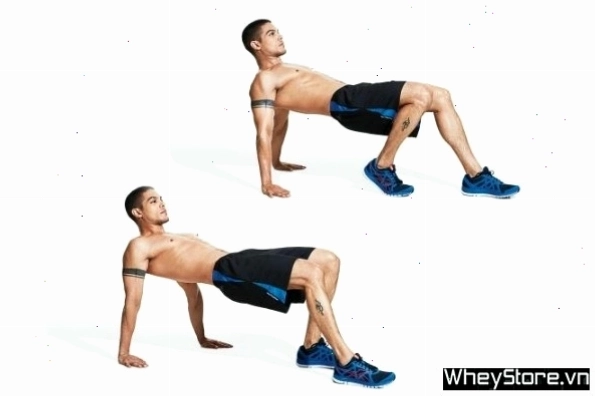 Thực hiện Pull Up (Hít xà đơn) để phát triển cơ lưng, vai và cẳng tay