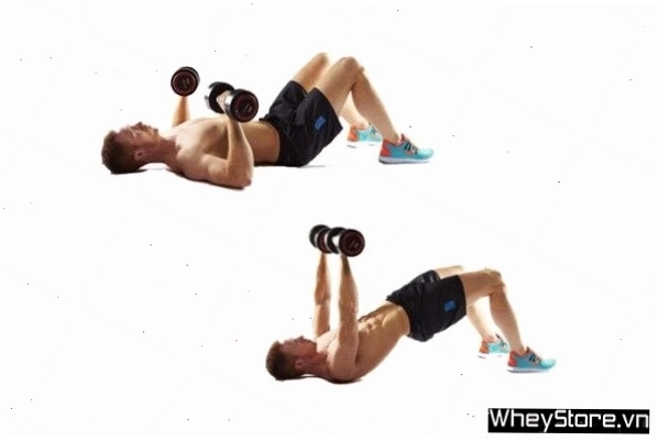 Thực hiện Squat với tạ đơn