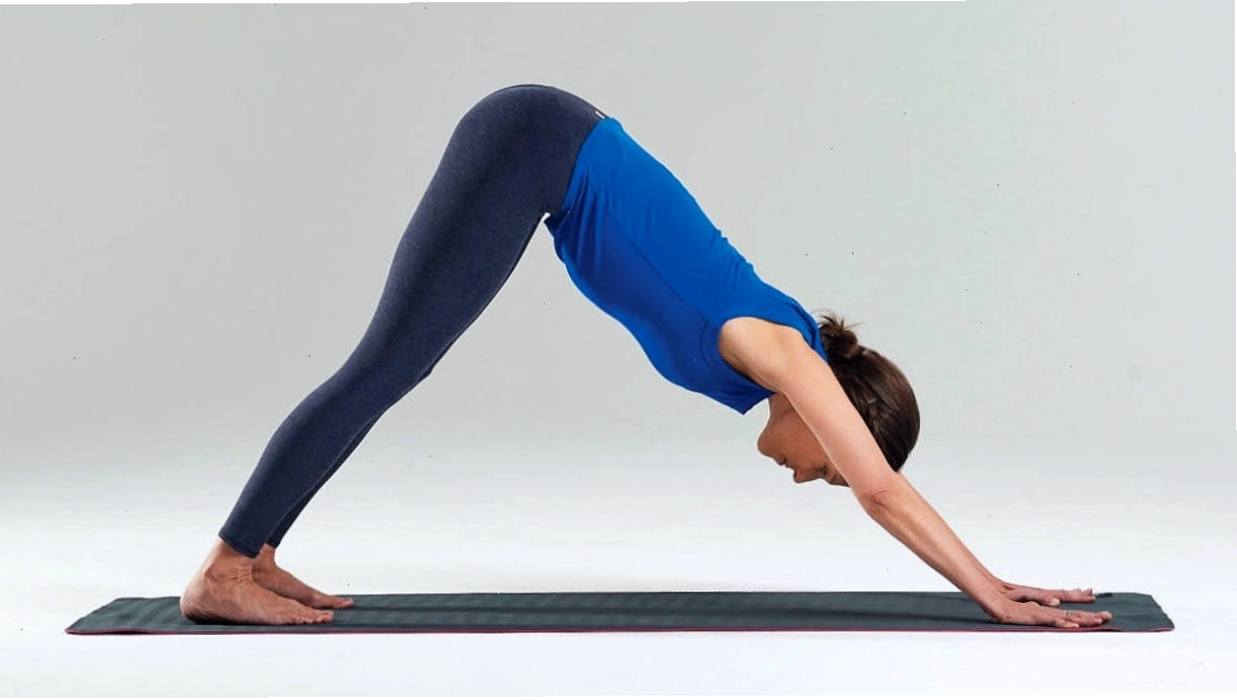 Thực hiện tư thế Plank đúng cách để tăng cường năng lượng buổi sáng