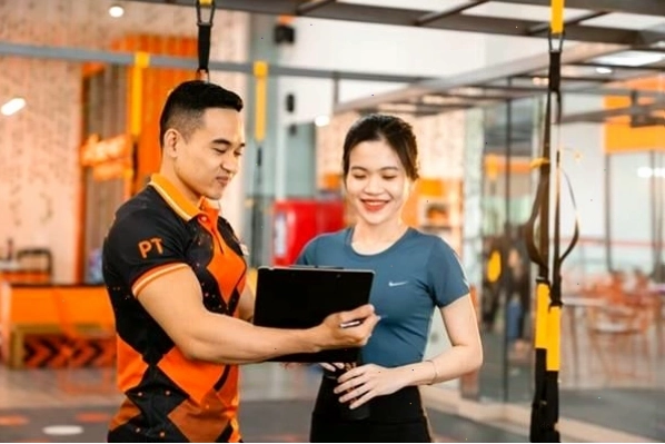 Thuê PT để tập Gym bài bản hơn.