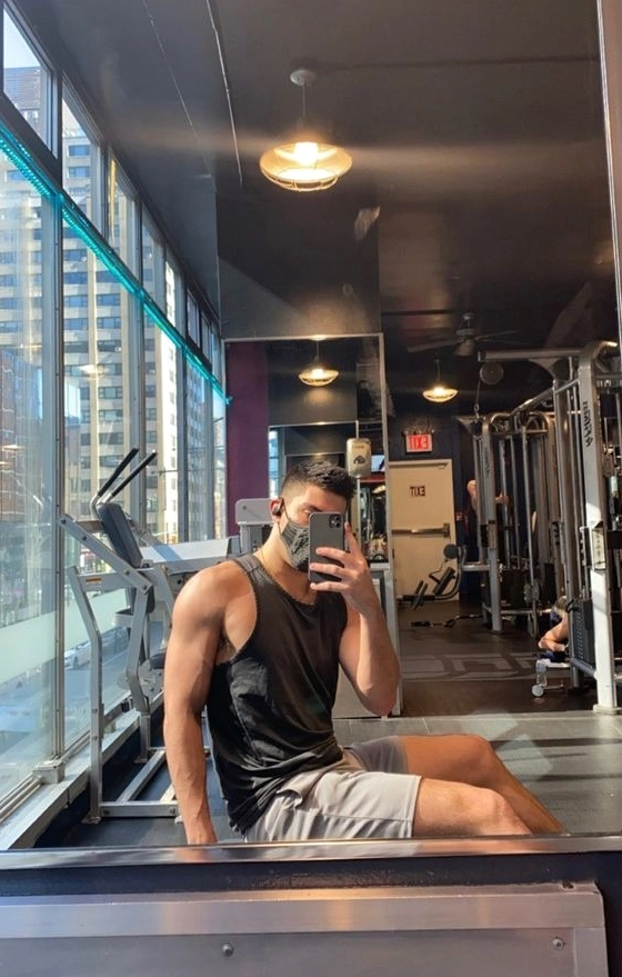 Tổng hợp các cách tạo dáng chụp ảnh gym nam đẹp và thu hút nhất 2026