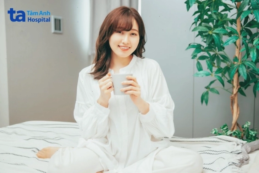 Trà thảo mộc và sữa chua là những lựa chọn tốt cho bữa tối giúp giảm cân