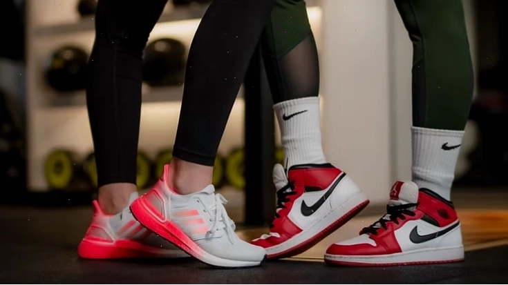 Trang phục tập gym nữ với quần legging và áo bra thể thao năng động