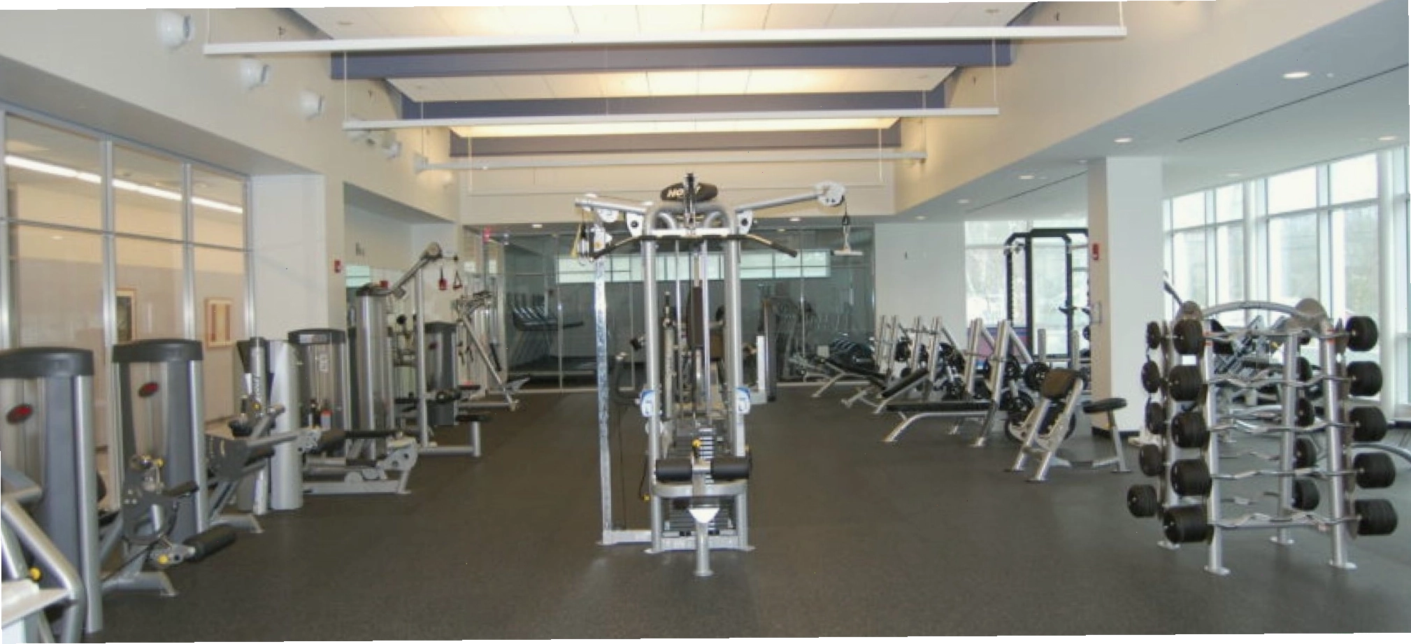 Trang thiết bị và máy tập tại trung tâm thể hình Norwalk