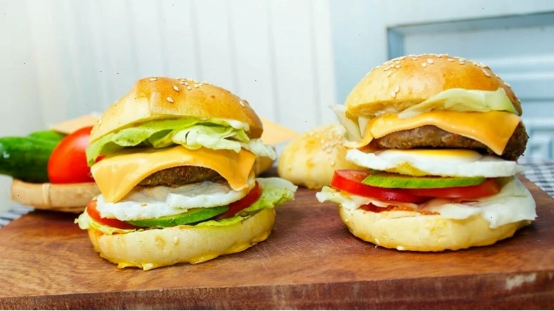 Tránh đồ ăn chiên rán và đồ uống có đường để tối ưu hóa quá trình phục hồi sau tập gym