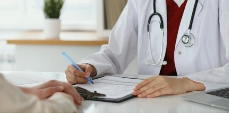 Trao đổi với bác sĩ trước khi bắt đầu tập luyện vai rộng