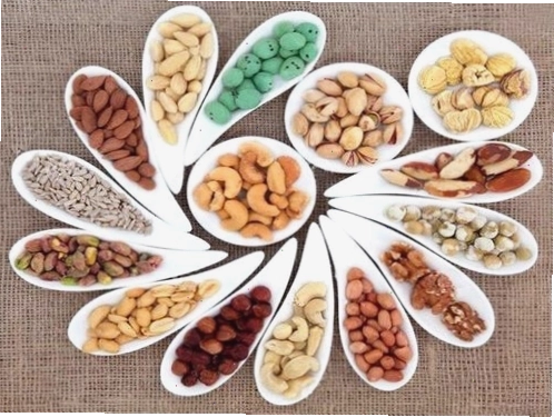 Trứng ốp la ăn kèm bánh mì nướng nguyên cám bổ sung năng lượng và protein cho người tập gym