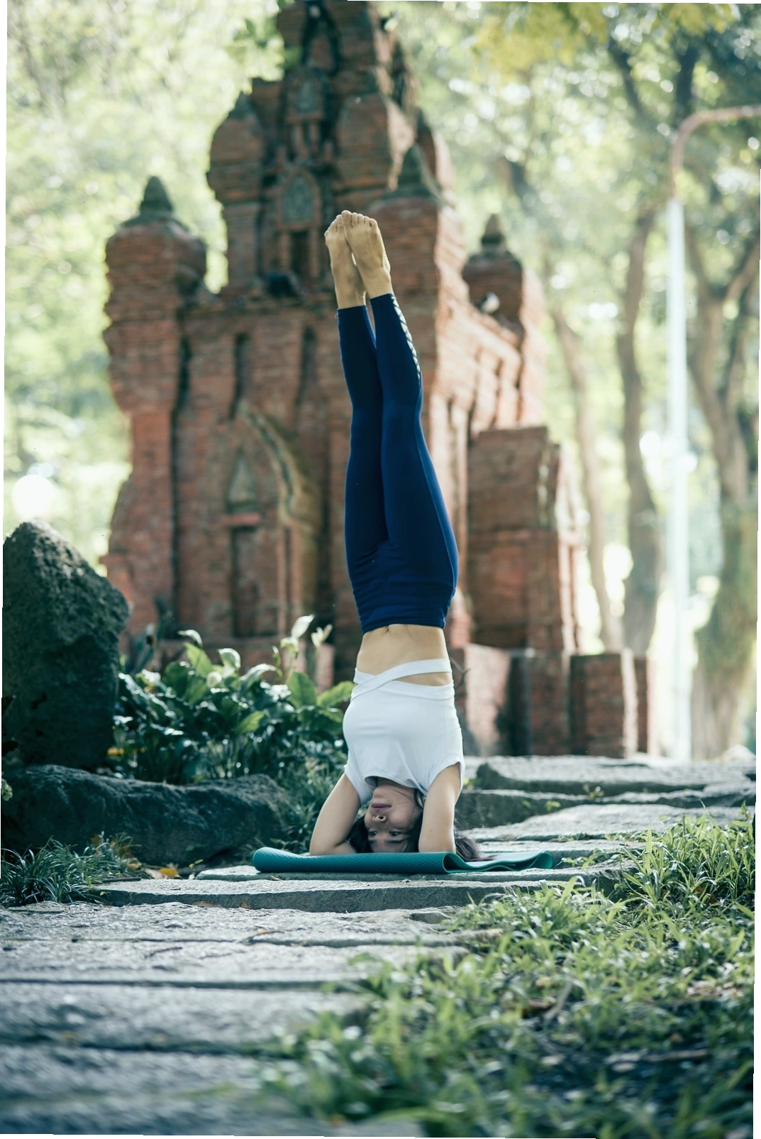 Tư thế Bánh xe tạo hình yoga nhóm ấn tượng