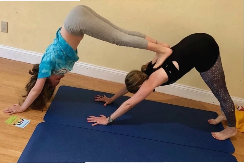 Tư thế cây cầu đôi trong Yoga