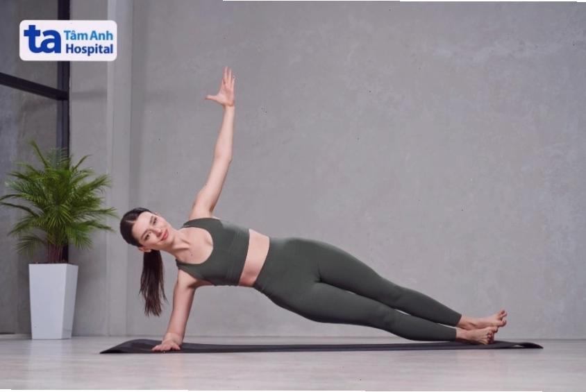 Tư thế chiến binh II trong yoga