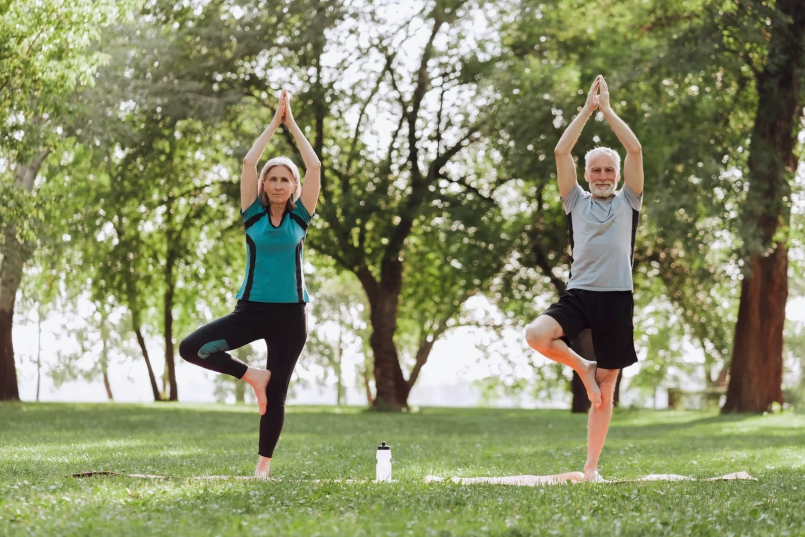 Tư thế Chiến binh II (Virabhadrasana II) tăng cường sức mạnh chân
