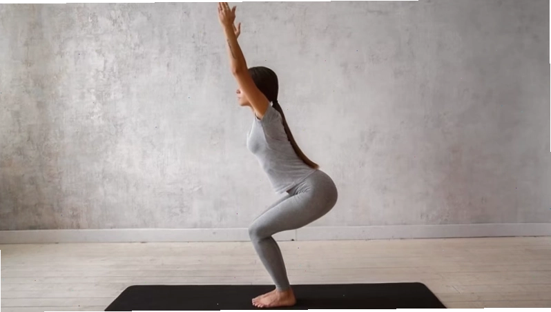 Tư thế chó ngẩng mặt (Urdhva Mukha Svanasana) mở ngực