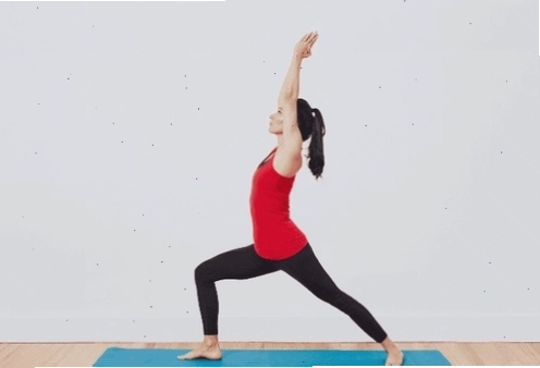 Tư thế Chó úp mặt (Adho Mukha Svanasana) giúp kéo giãn toàn thân