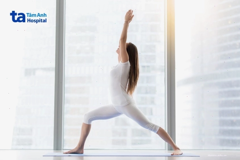 Tư thế chó úp mặt trong yoga