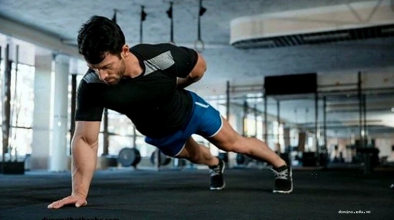 Tư thế chống đẩy một tay