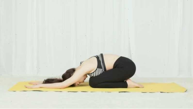 Tư thế đứa trẻ (Balasana) - bài tập yoga cơ bản cho người mới