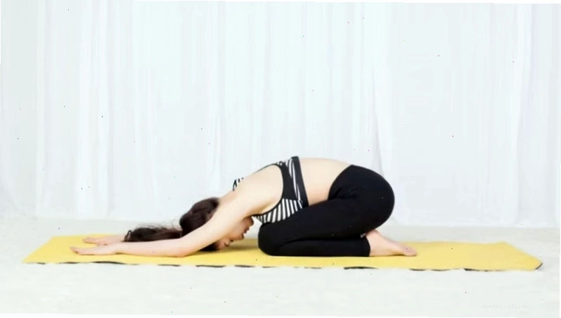 Tư thế đứa trẻ (Balasana) trong yoga đơn giản tại nhà