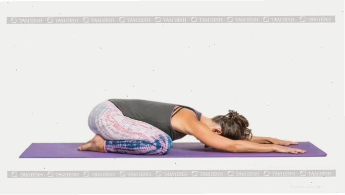 Tư thế Em bé (Balasana) - bài tập yoga cho người thoái hóa đốt sống cổ