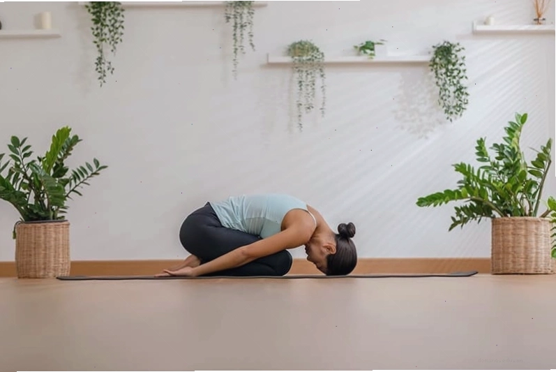 Tư thế em bé giúp thư giãn và giảm căng thẳng