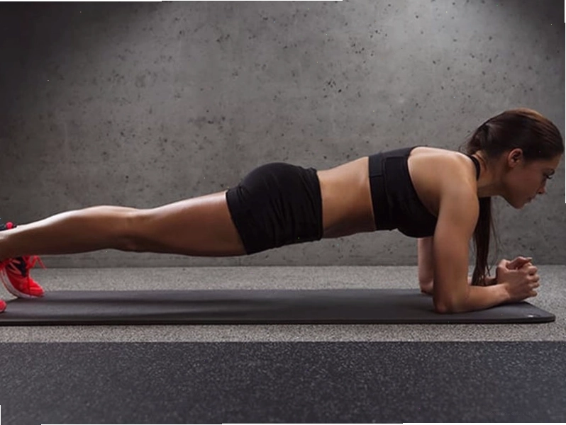Tư thế Plank chuẩn giữ cho cơ thể thẳng hàng