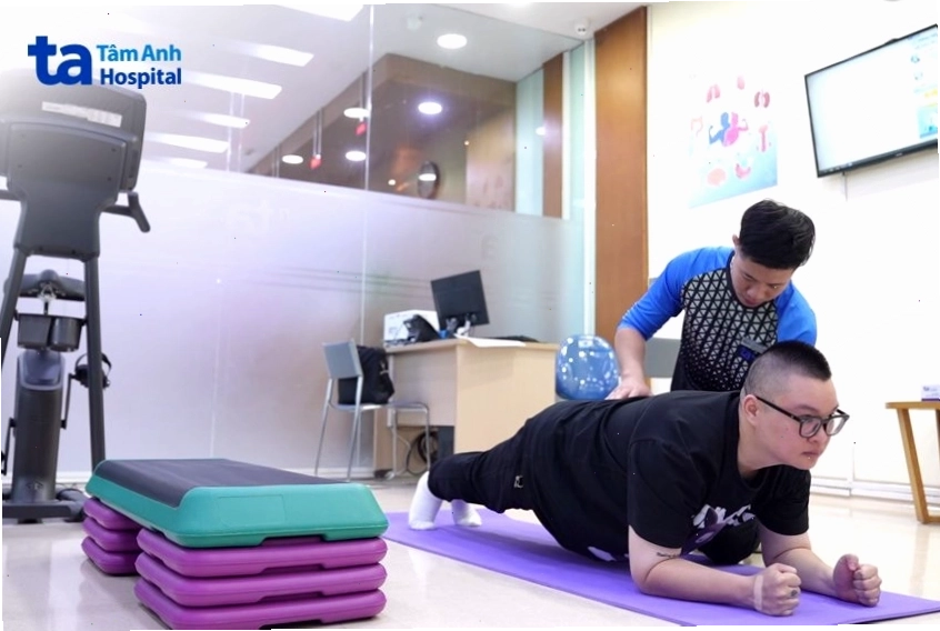 Tư thế plank giúp tăng cường sức mạnh cơ bụng