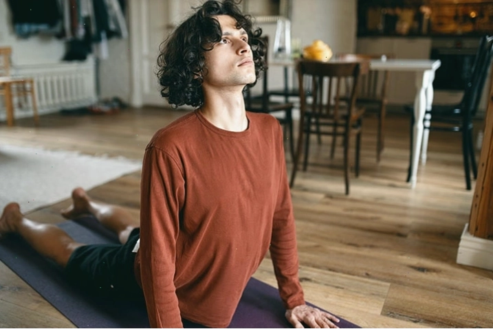 Tư thế Rắn hổ mang (Cobra Pose) trong Yoga