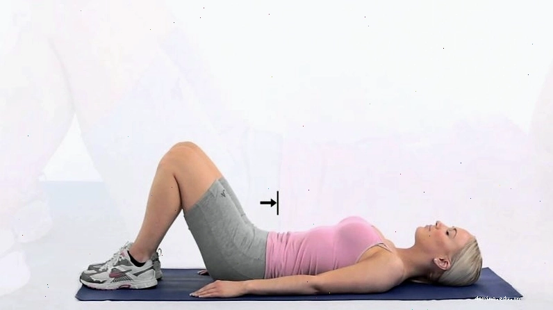 Tư thế rắn hổ mang giúp kéo giãn cột sống