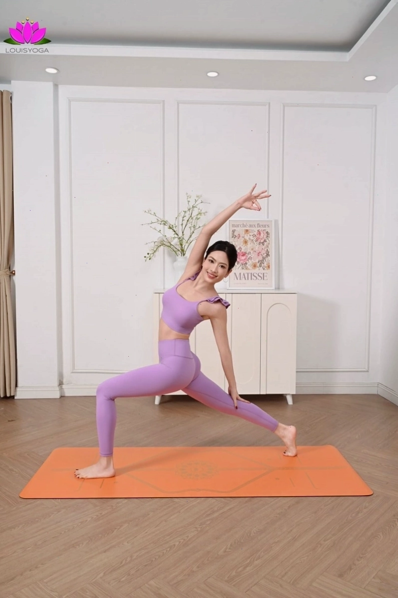 Tư thế yoga giãn cơ vai