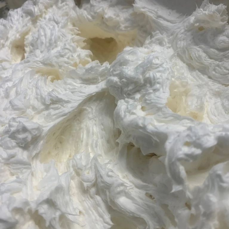 Ultra Shea Body Cream: Bí Quyết Dưỡng Ẩm Chuyên Sâu Cho Làn Da Mềm Mịn