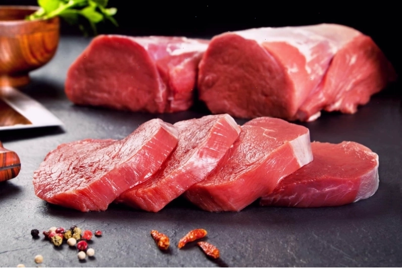 Uống nhiều nước hơn trong những ngày ăn thịt của GM Diet