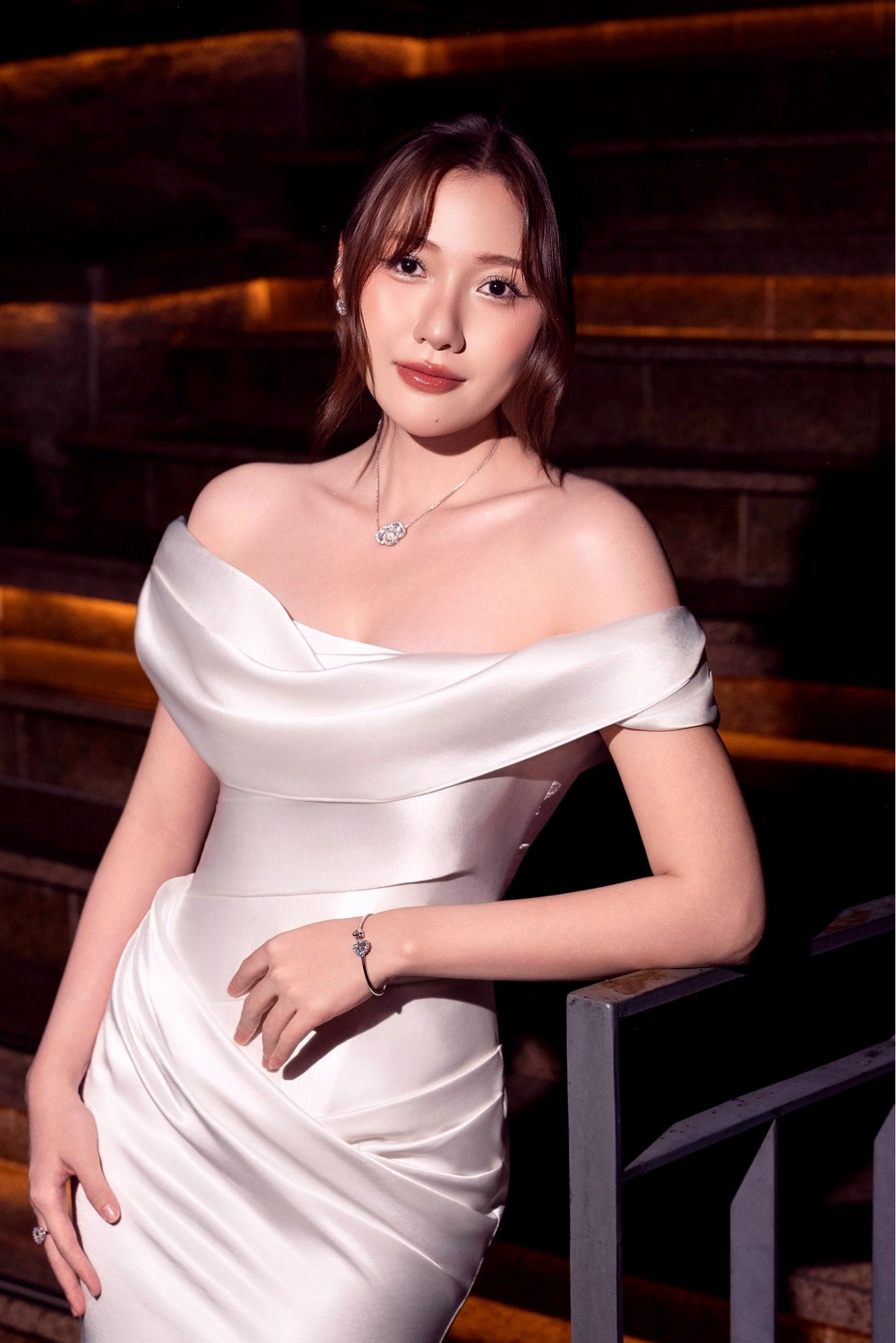 Uyển Ân tự tin khoe vóc dáng trong trang phục đời thường