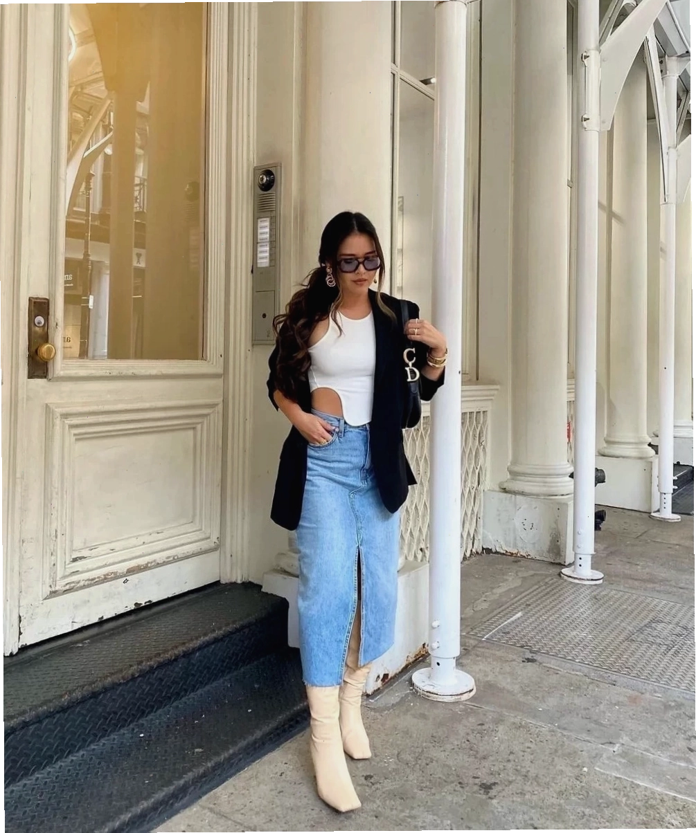 Váy bodycon kết hợp boots cao cổ