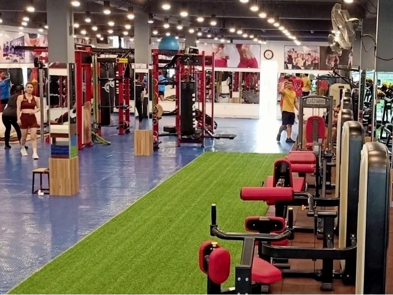 W-GYM Center Fitness Vũng Tàu cung cấp không gian tập luyện rộng rãi và trang thiết bị hiện đại