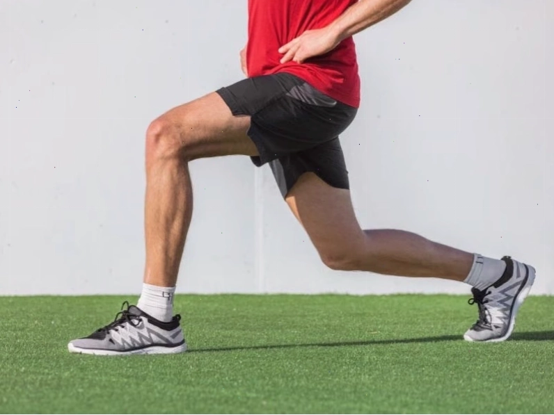 Walking Lunge là một bài tập đơn giản nhưng vô cùng hiệu quả