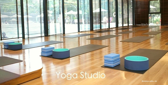 Yofi Center - không gian tập luyện yoga rộng rãi tại Quận 7