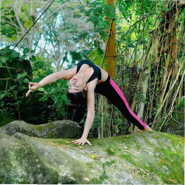 yoga trái tim vàng