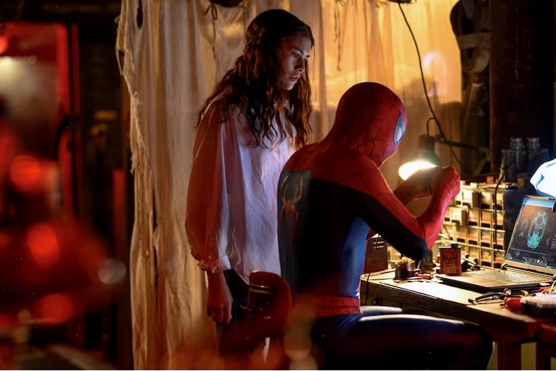 Zendaya và Tom Holland trong vai MJ và Spider-Man
